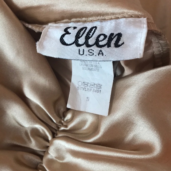 Pleated knee length dress - Picture 3 of 3